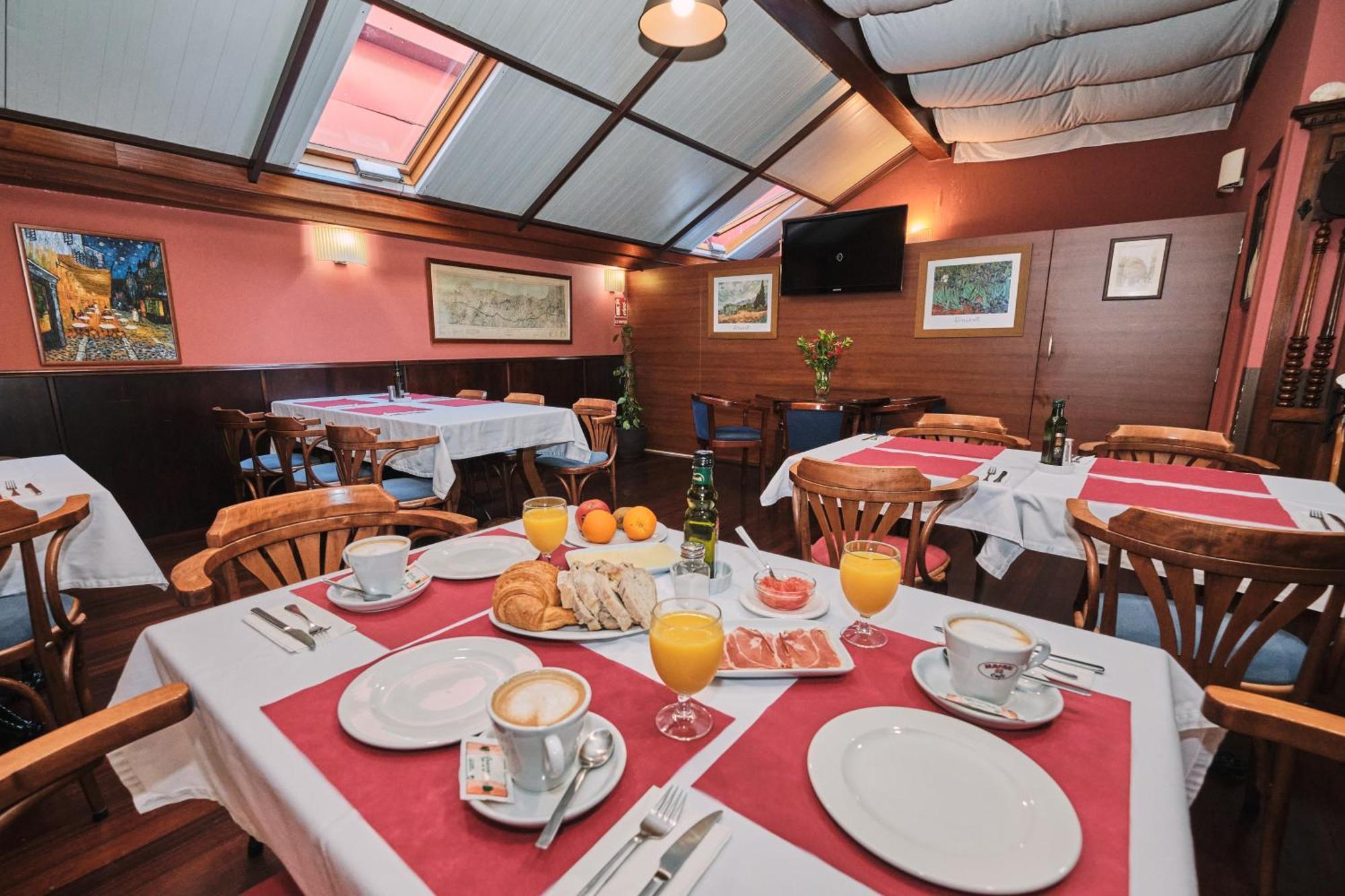 Hotel Entrecercas Сантьяго-де-Компостела Экстерьер фото